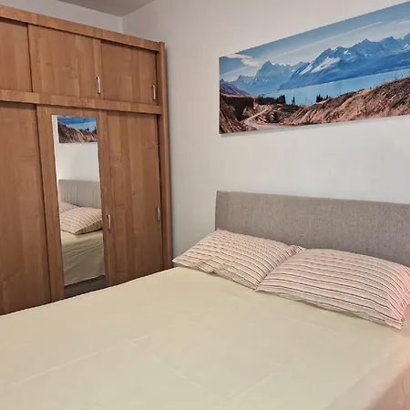 Apartment Jovic Pag Town